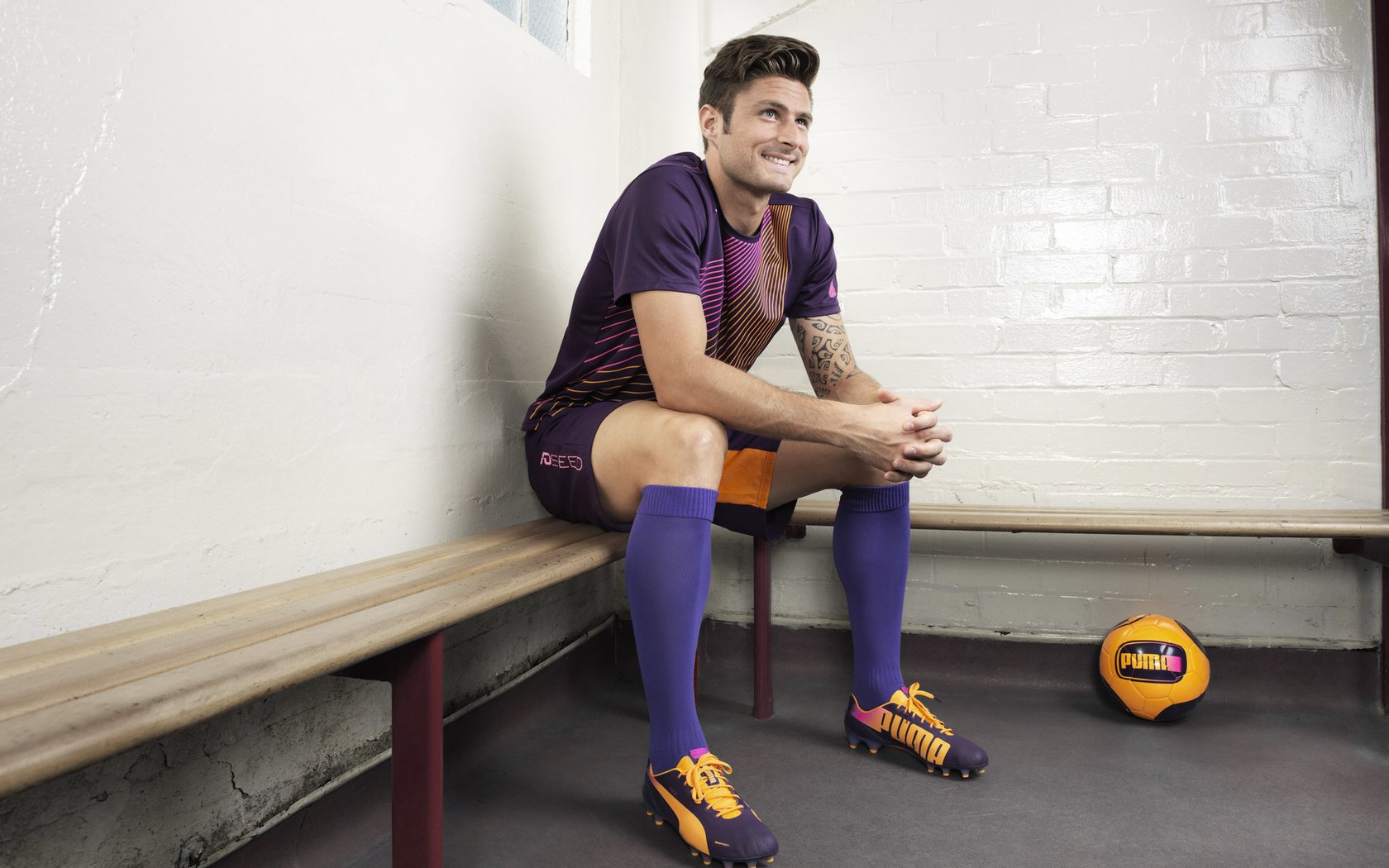 浓眉哥与梅奔F1跨界联动，体育文化共鸣何以引发热议|